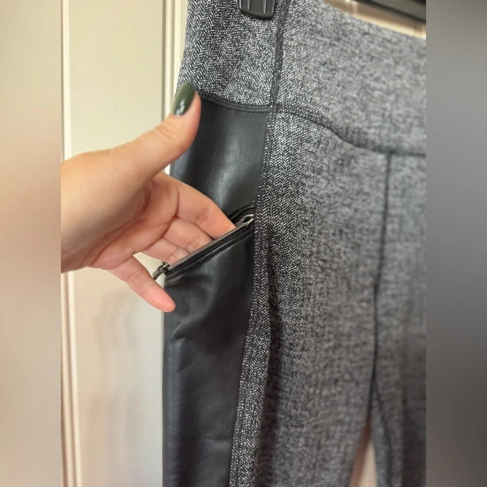 ATHLETA 🩶 Chic Gray, Black Faux Leather Panel High-Waist Leggings (Size Medium) - Picture 4 of 13